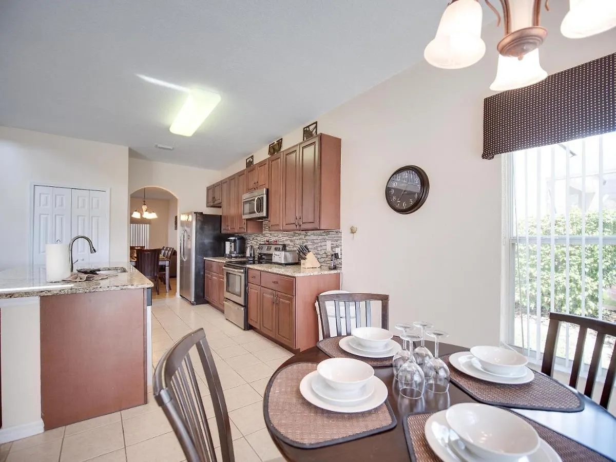 Sunny, Family-Friendly Villa With Large Pool In Gated Community Near Disney Davenport