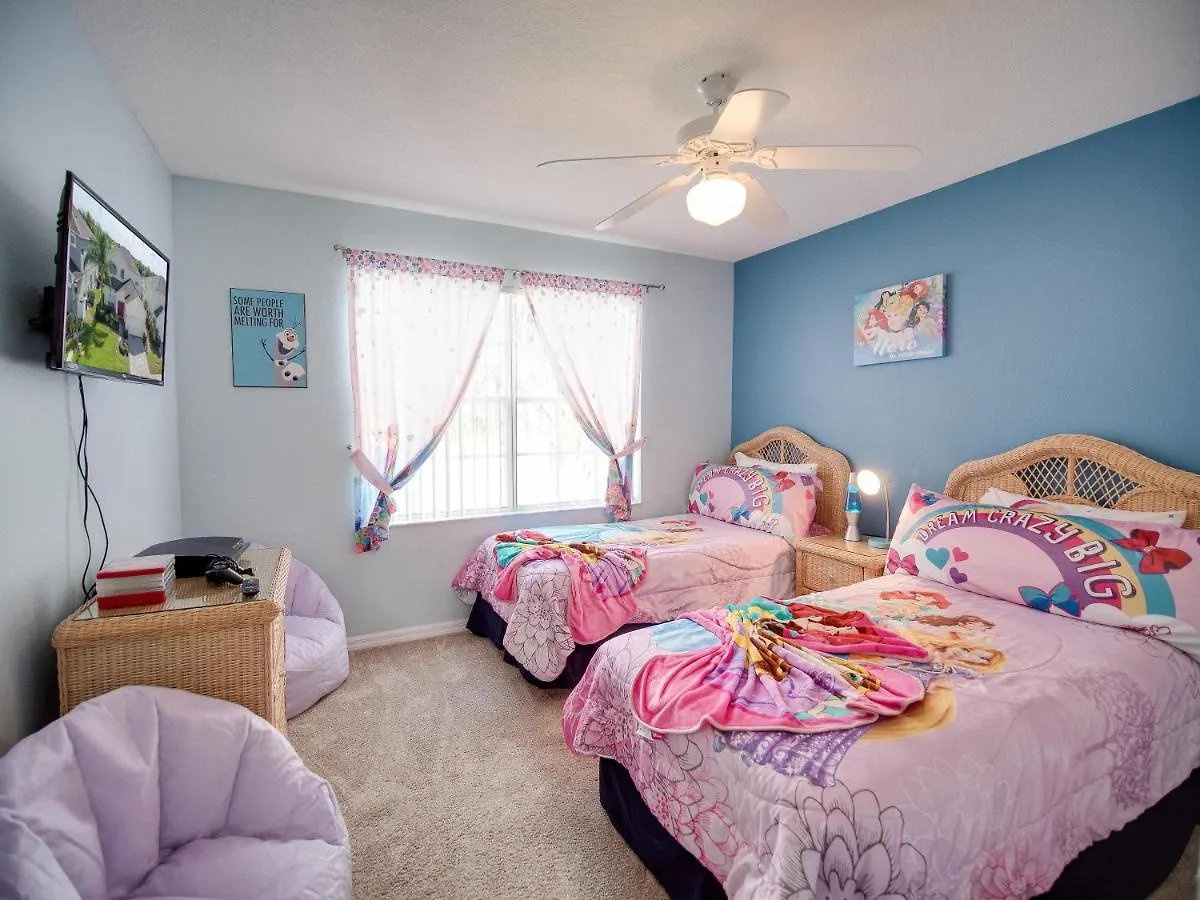 Holiday home Sunny, Family-Friendly Villa With Large Pool In Gated Community Near Disney Davenport